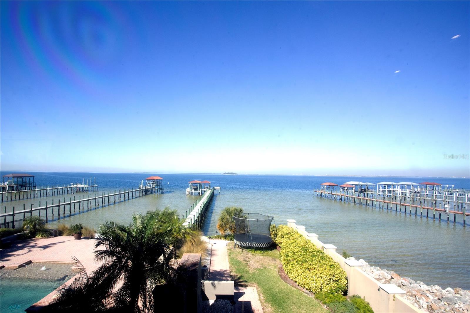 MUSTIQUE BAY - Residential