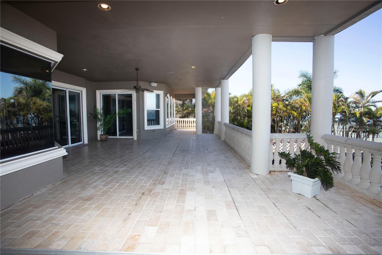 MUSTIQUE BAY - Residential