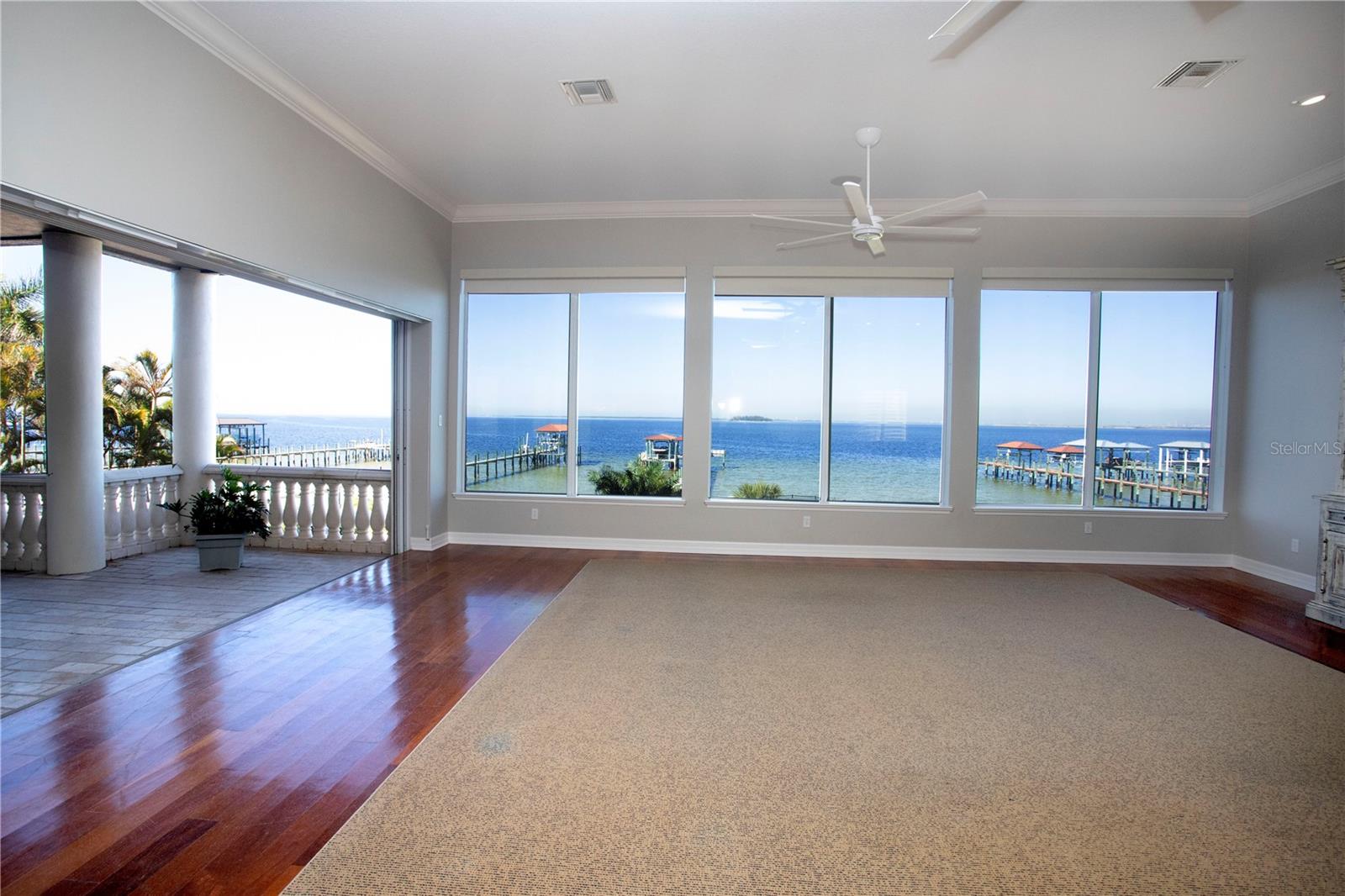 MUSTIQUE BAY - Residential