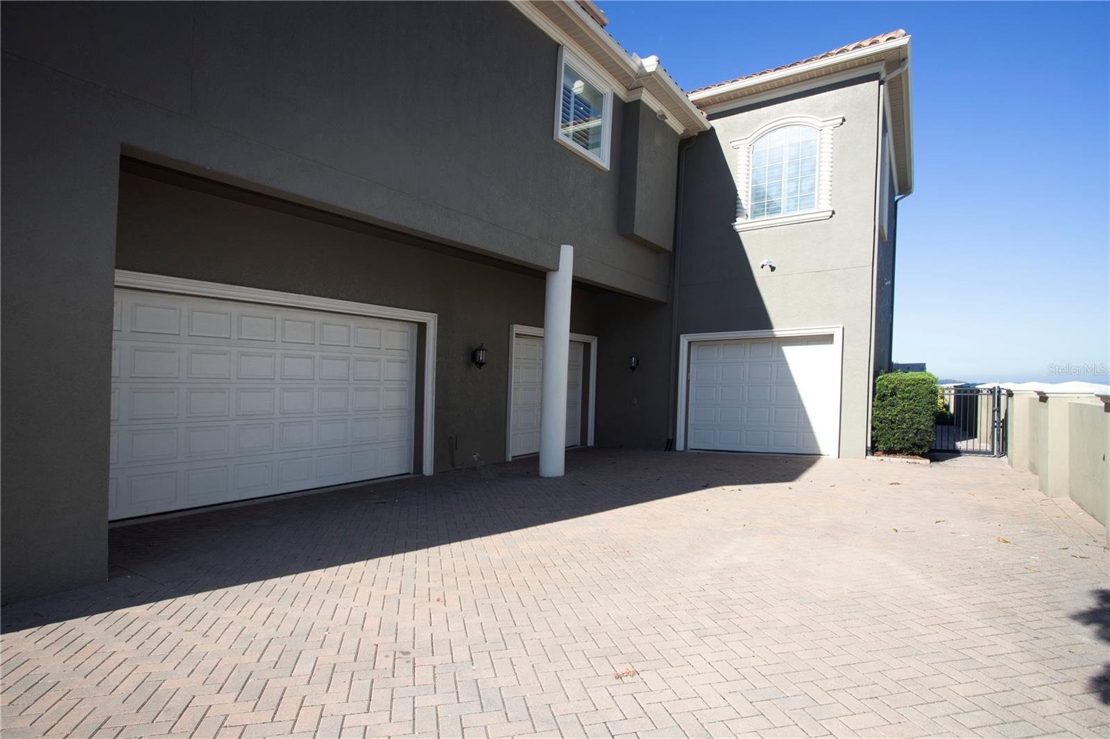 MUSTIQUE BAY - Residential