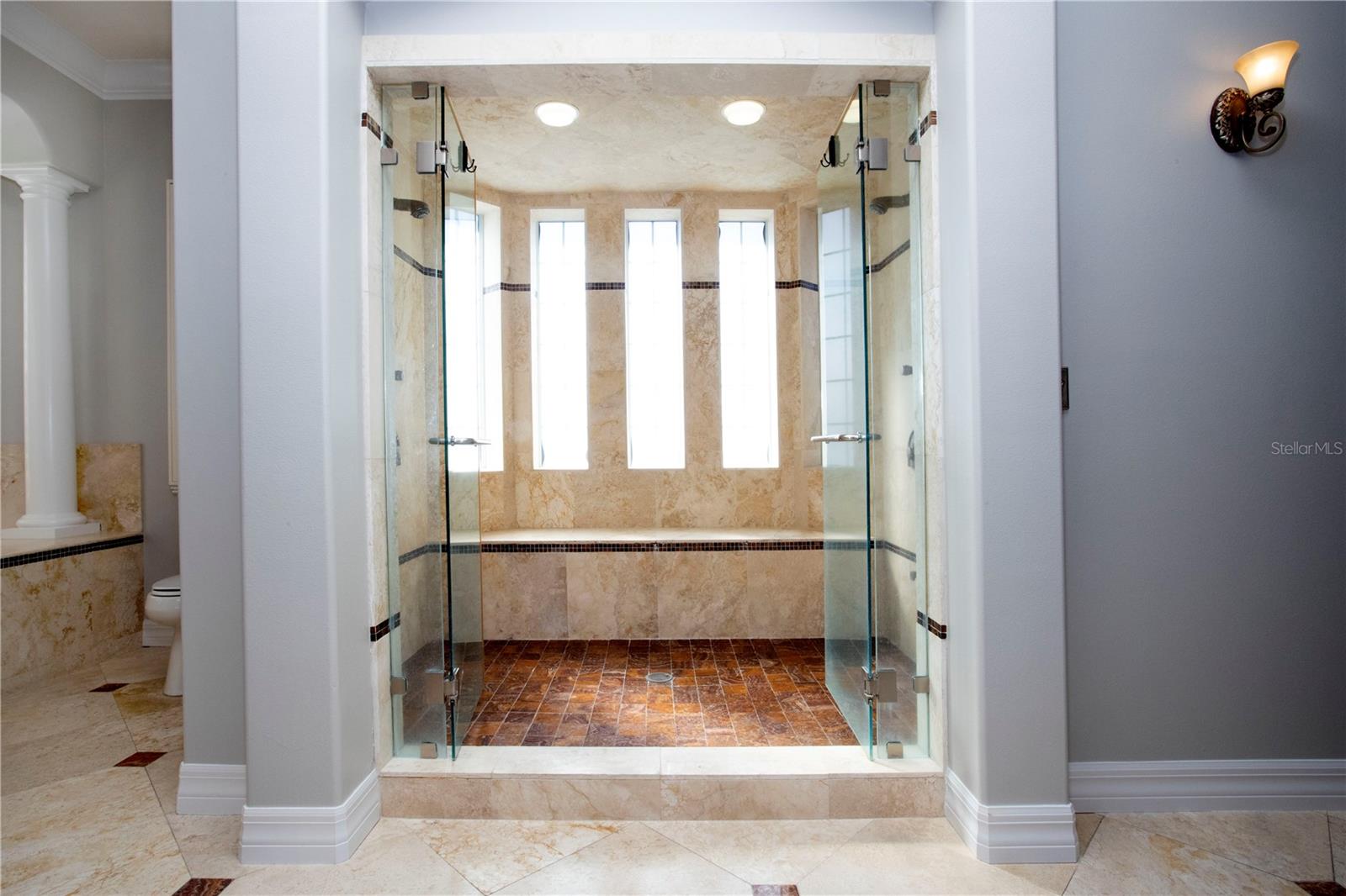 MUSTIQUE BAY - Residential