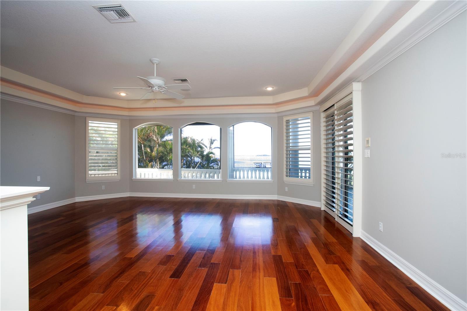 MUSTIQUE BAY - Residential