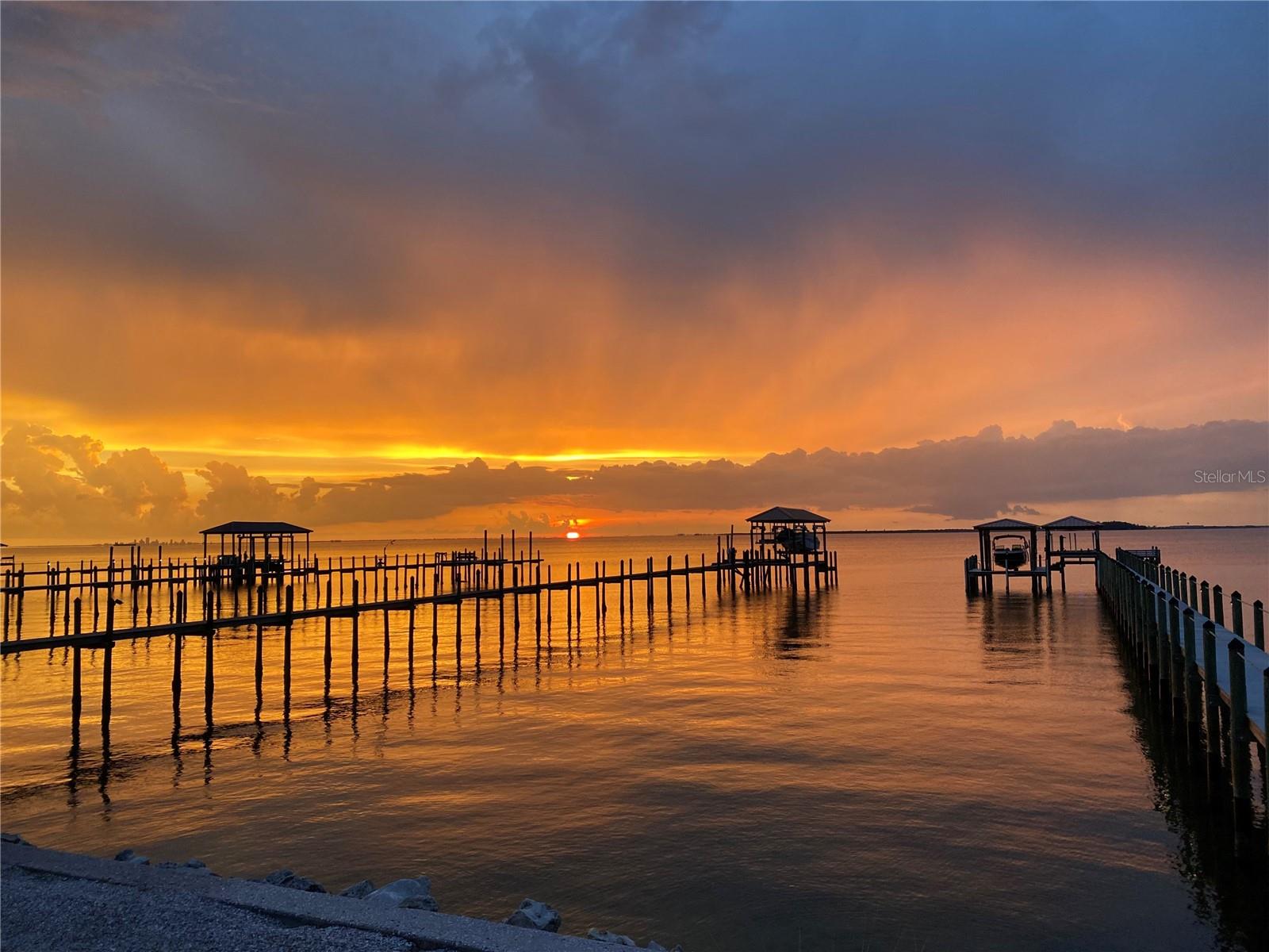 MUSTIQUE BAY - Residential