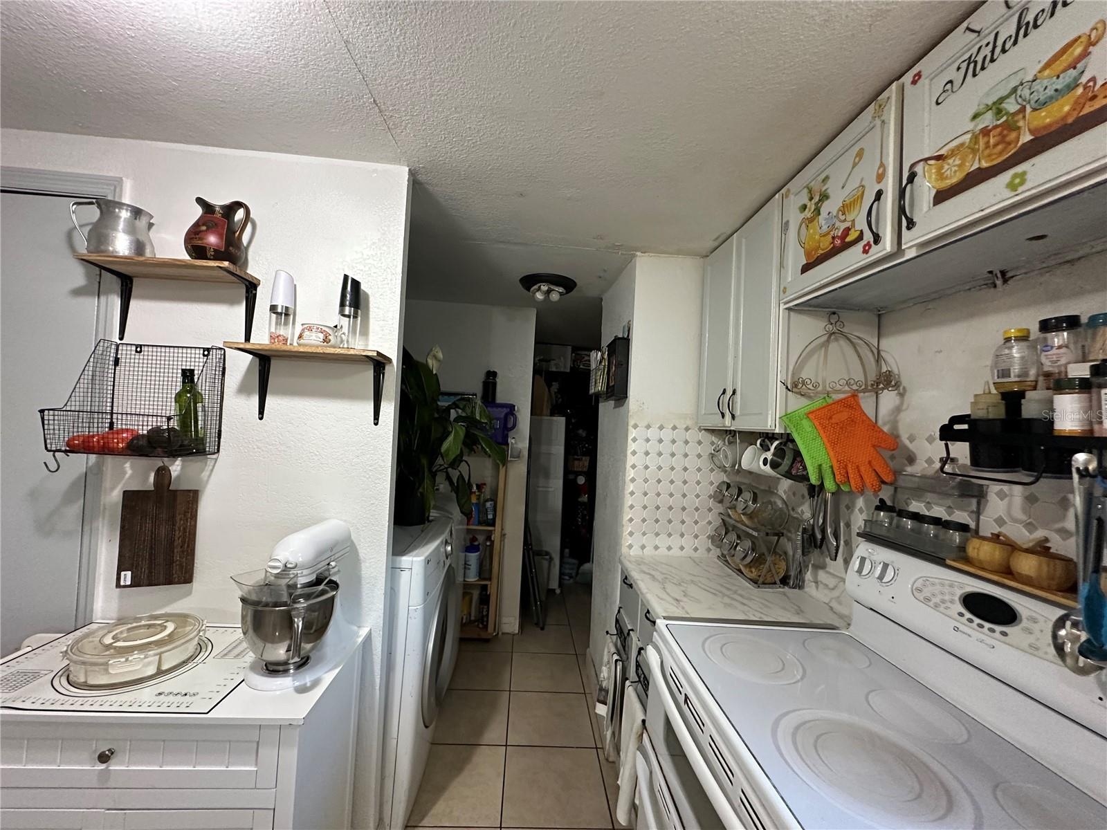 AVON PARK ESTATES - Residential