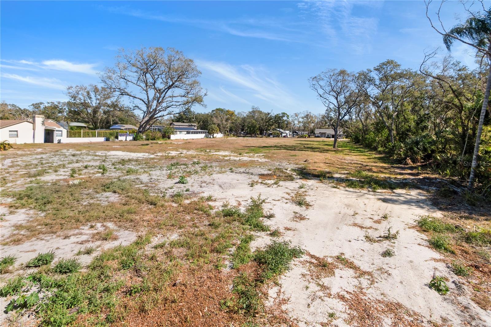 PINELLAS FARMS - Land