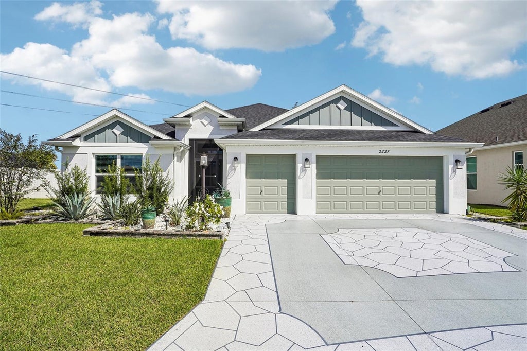 Photo of 2227 Landrea Loop, The Villages, FL 32163 (MLS # G5119067)