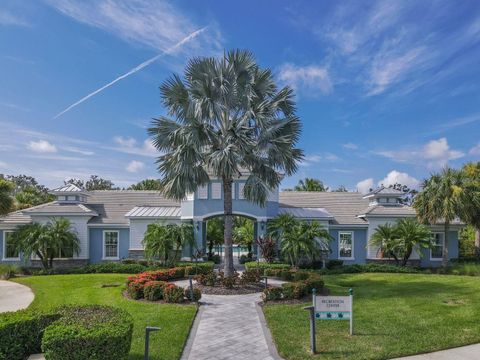 A home in PARRISH