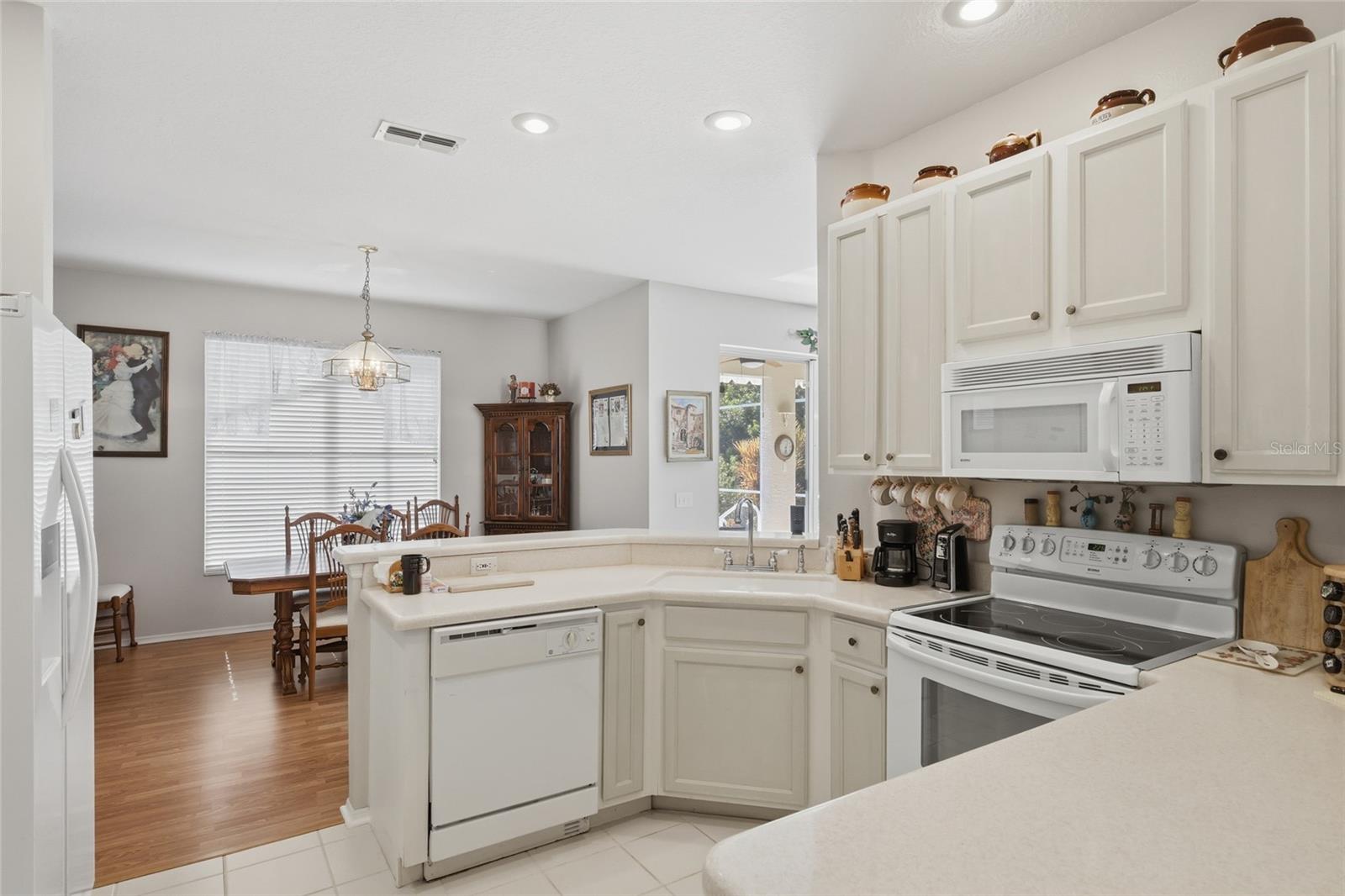 WELLINGTON CHASE - Residential