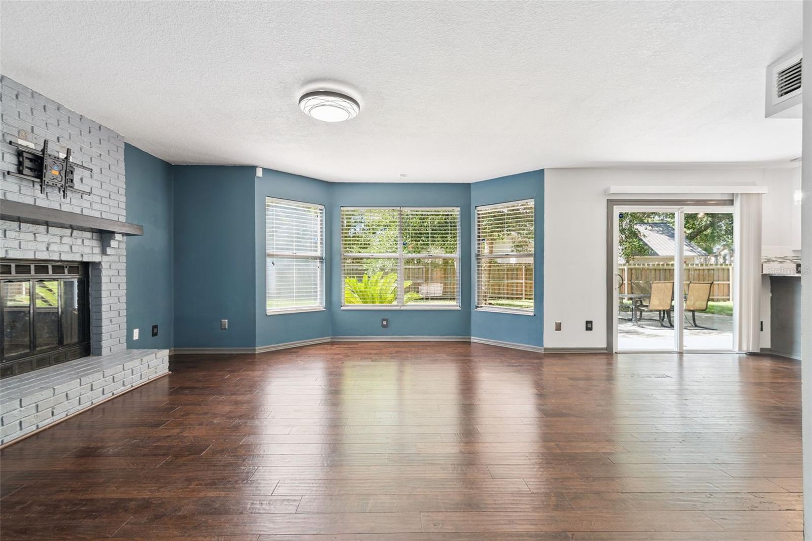 Search Properties for Sale 4 440 BUCKSKIN COURT