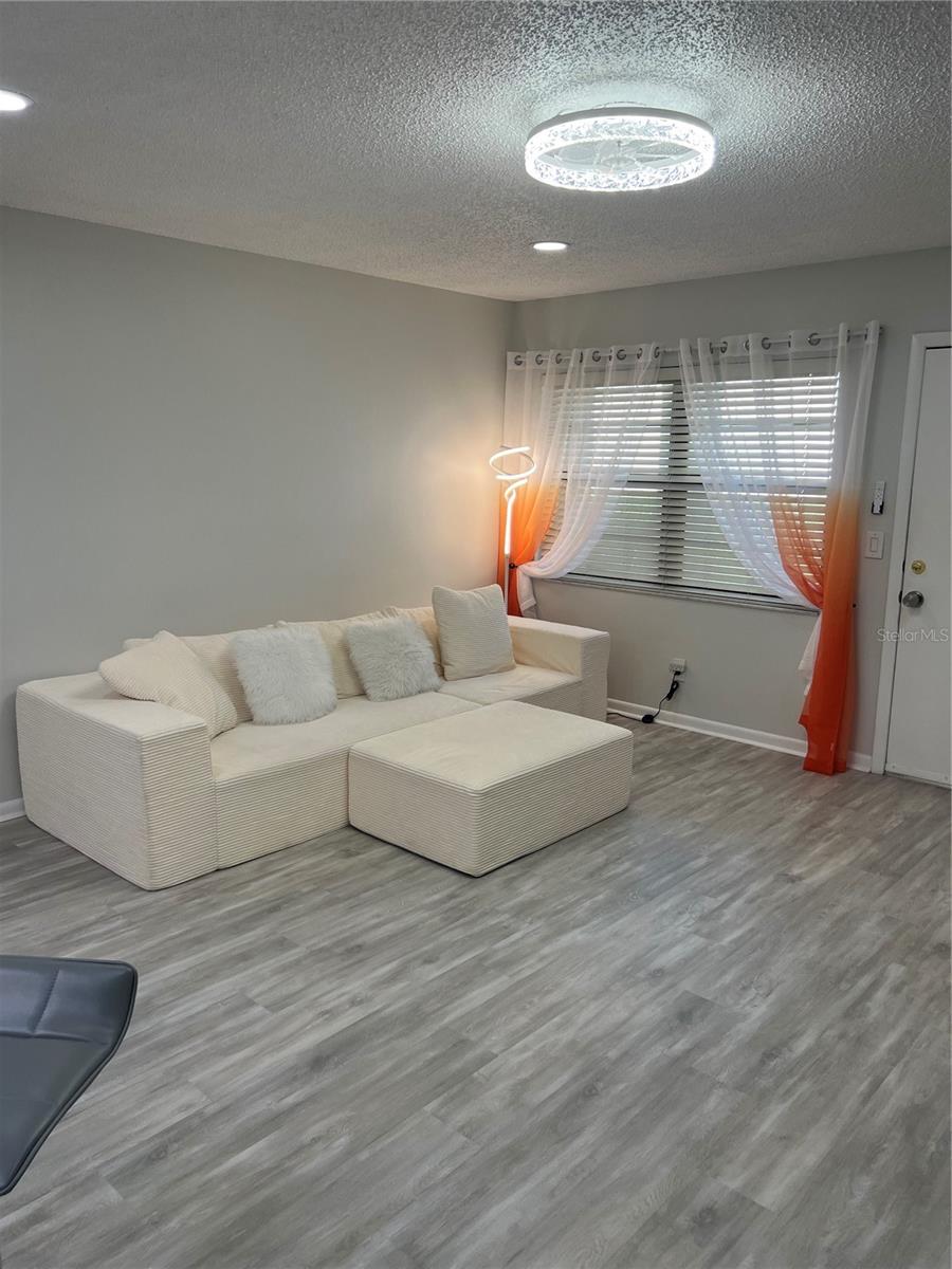 WINDING CREEK - Residential Lease