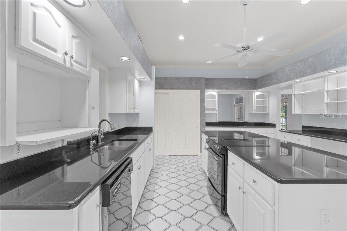 HAMILTON POINTE - Residential