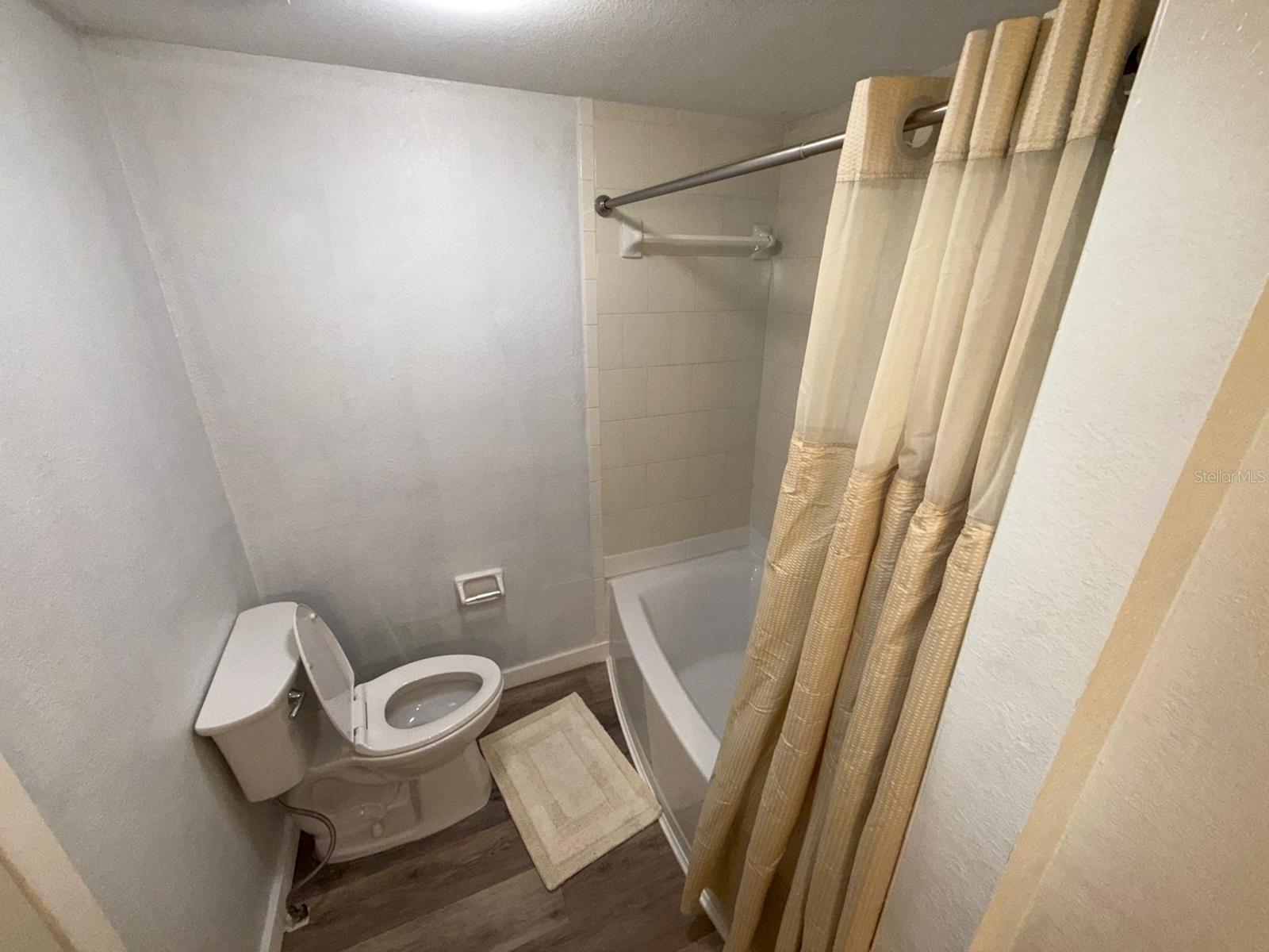 WEEKS D P RESUB - Residential