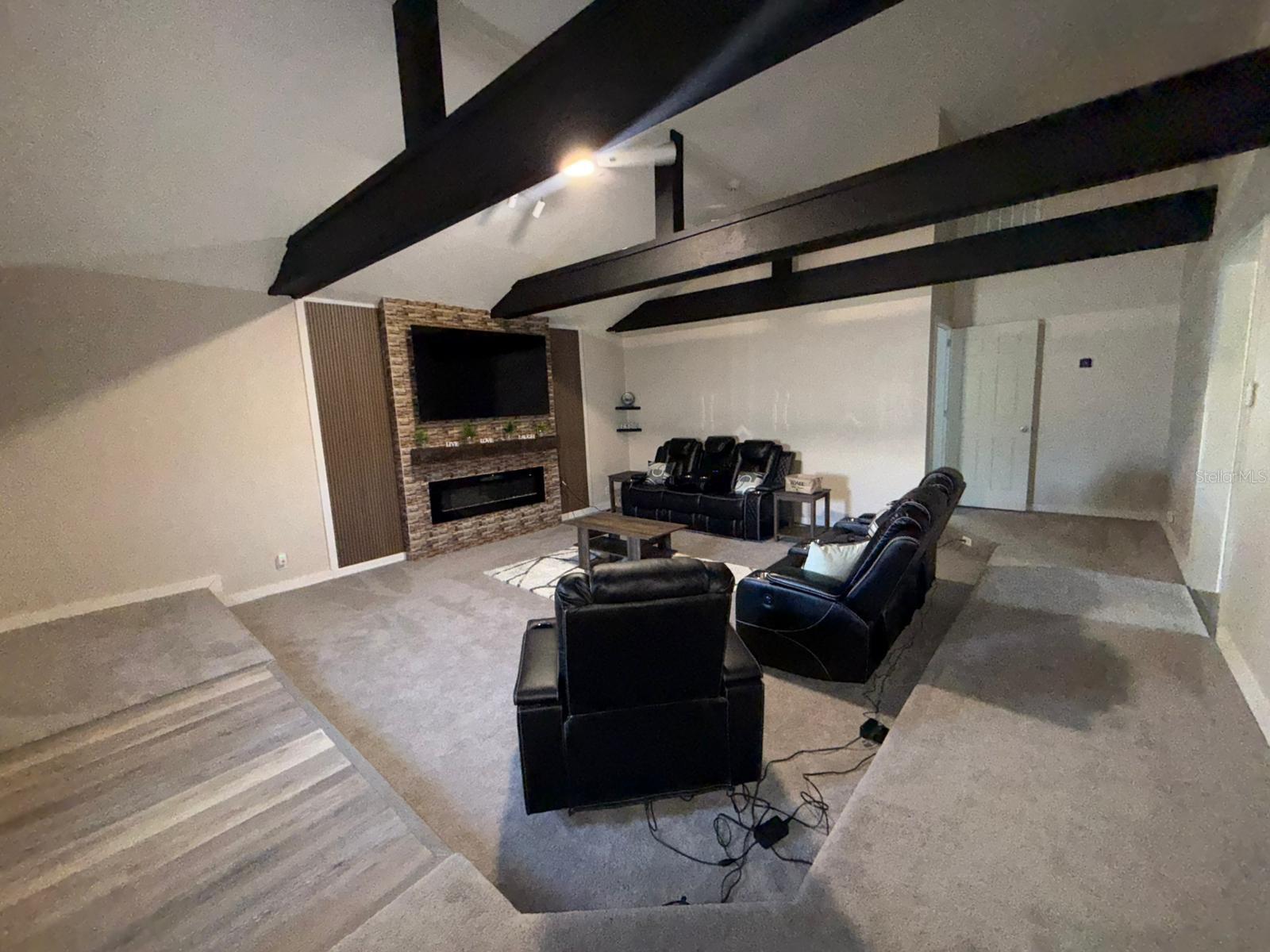 WEEKS D P RESUB - Residential