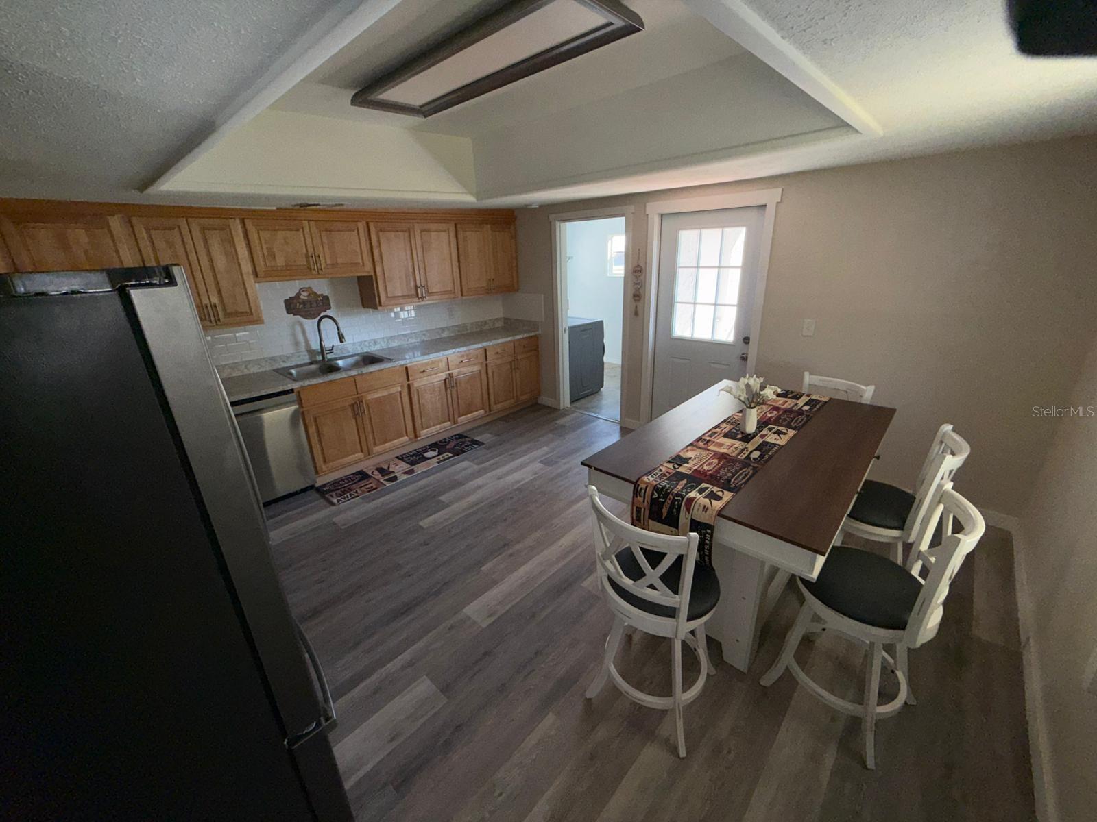 WEEKS D P RESUB - Residential