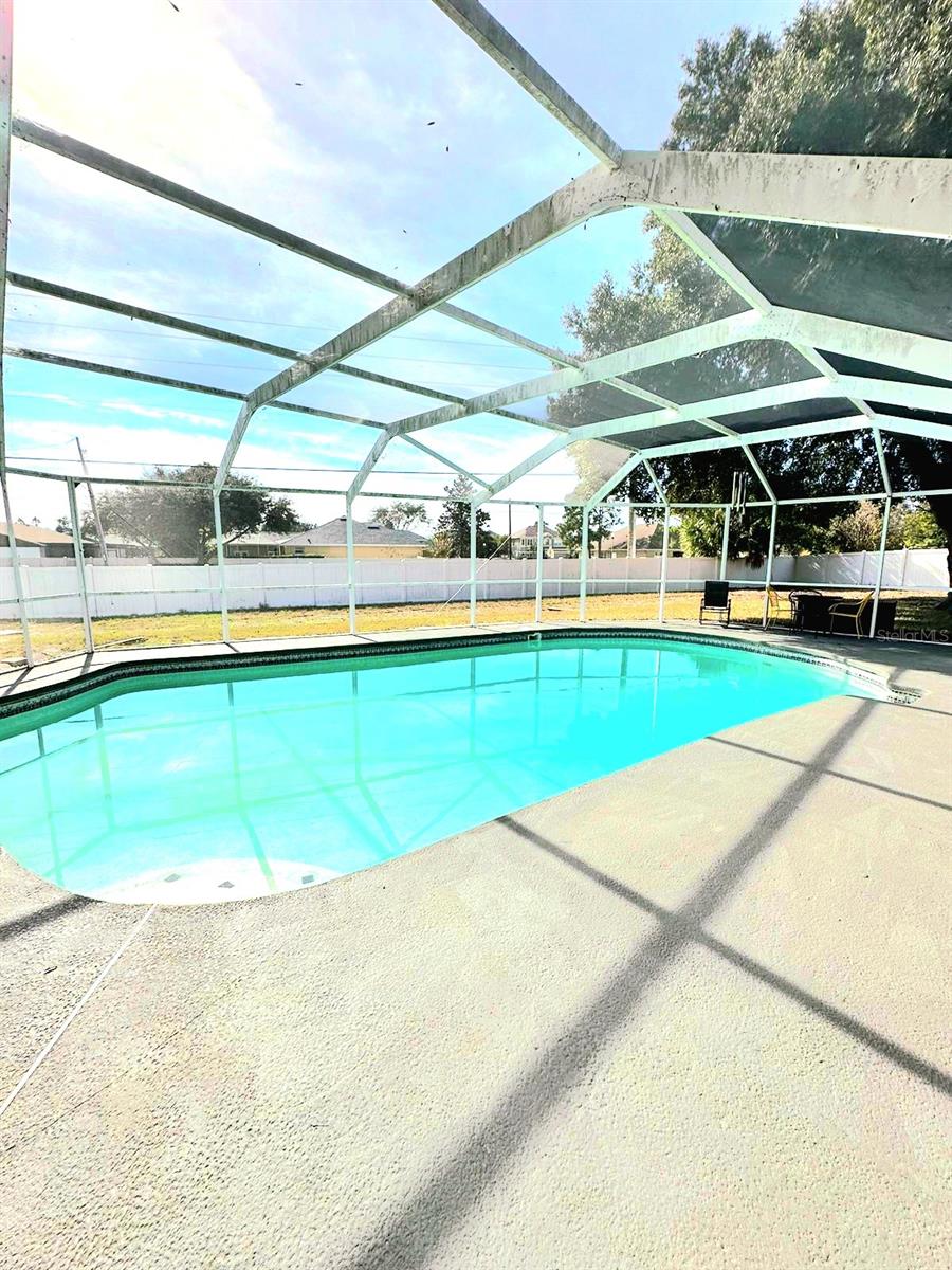 TRENTWOOD MANOR - Residential