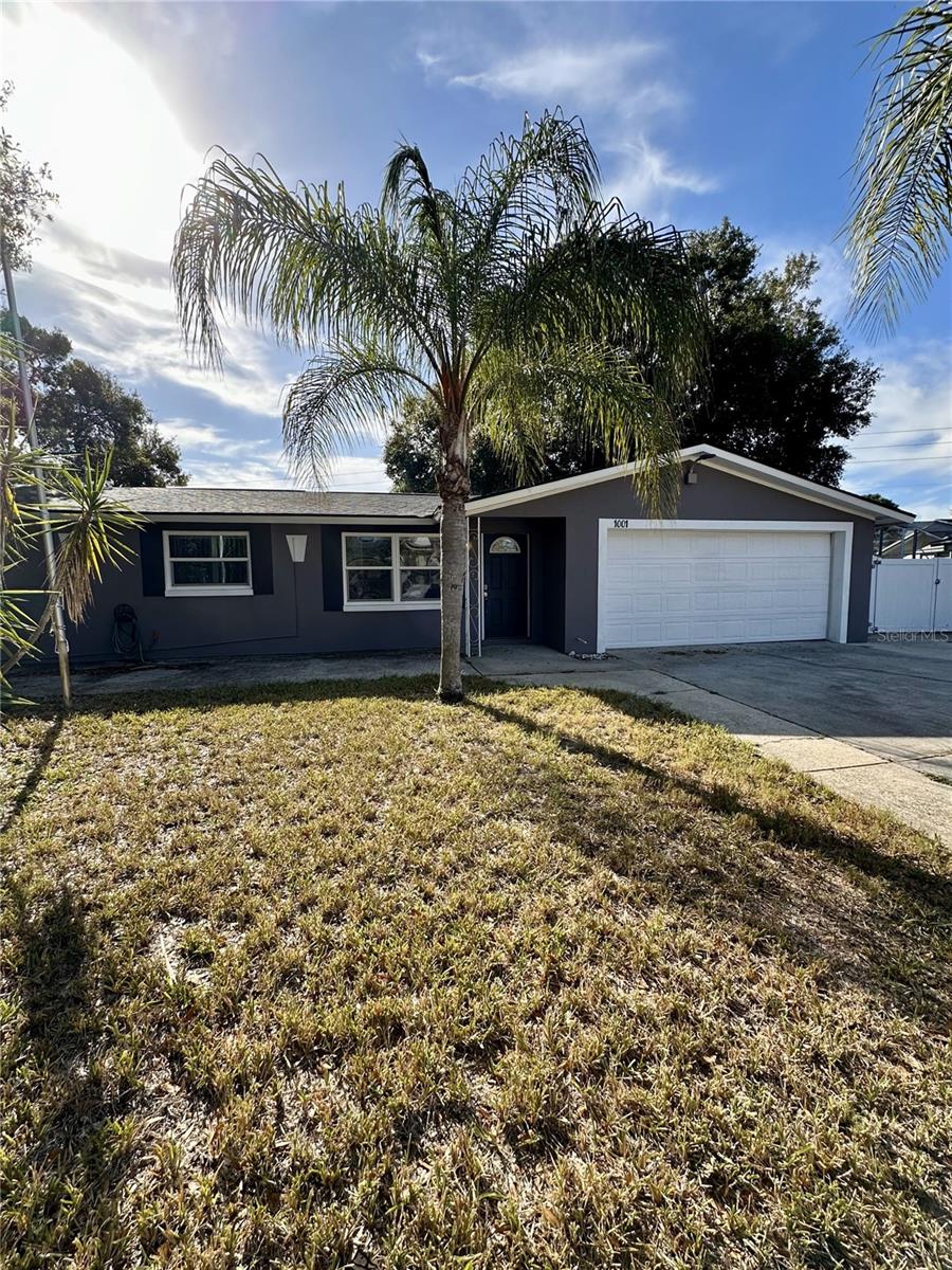 TRENTWOOD MANOR - Residential