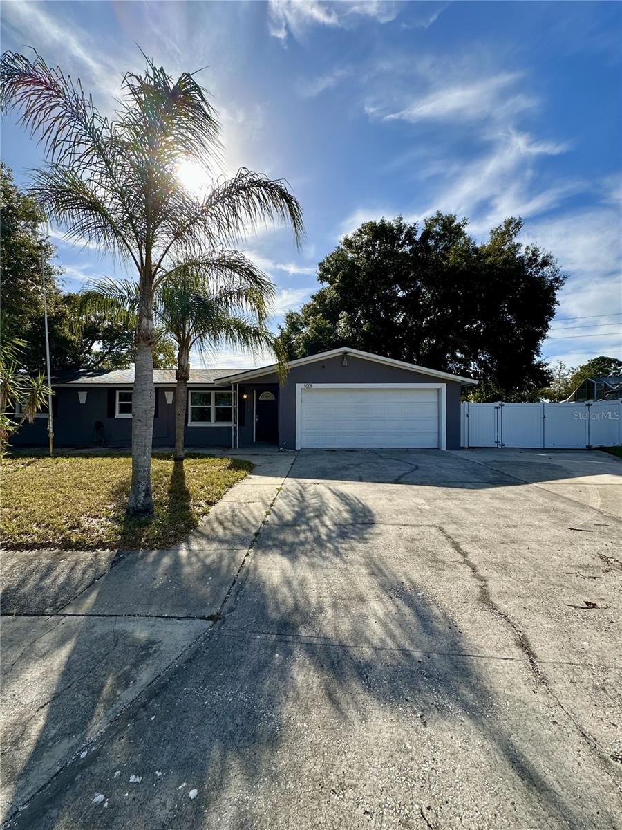 TRENTWOOD MANOR - Residential