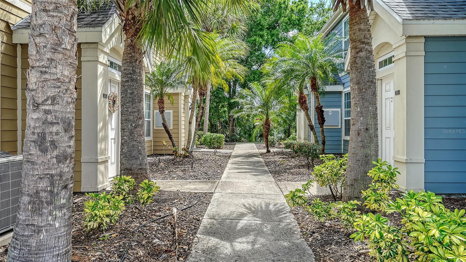 ADMIRALS WALK - Residential