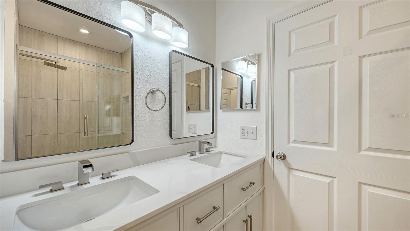 ADMIRALS WALK - Residential