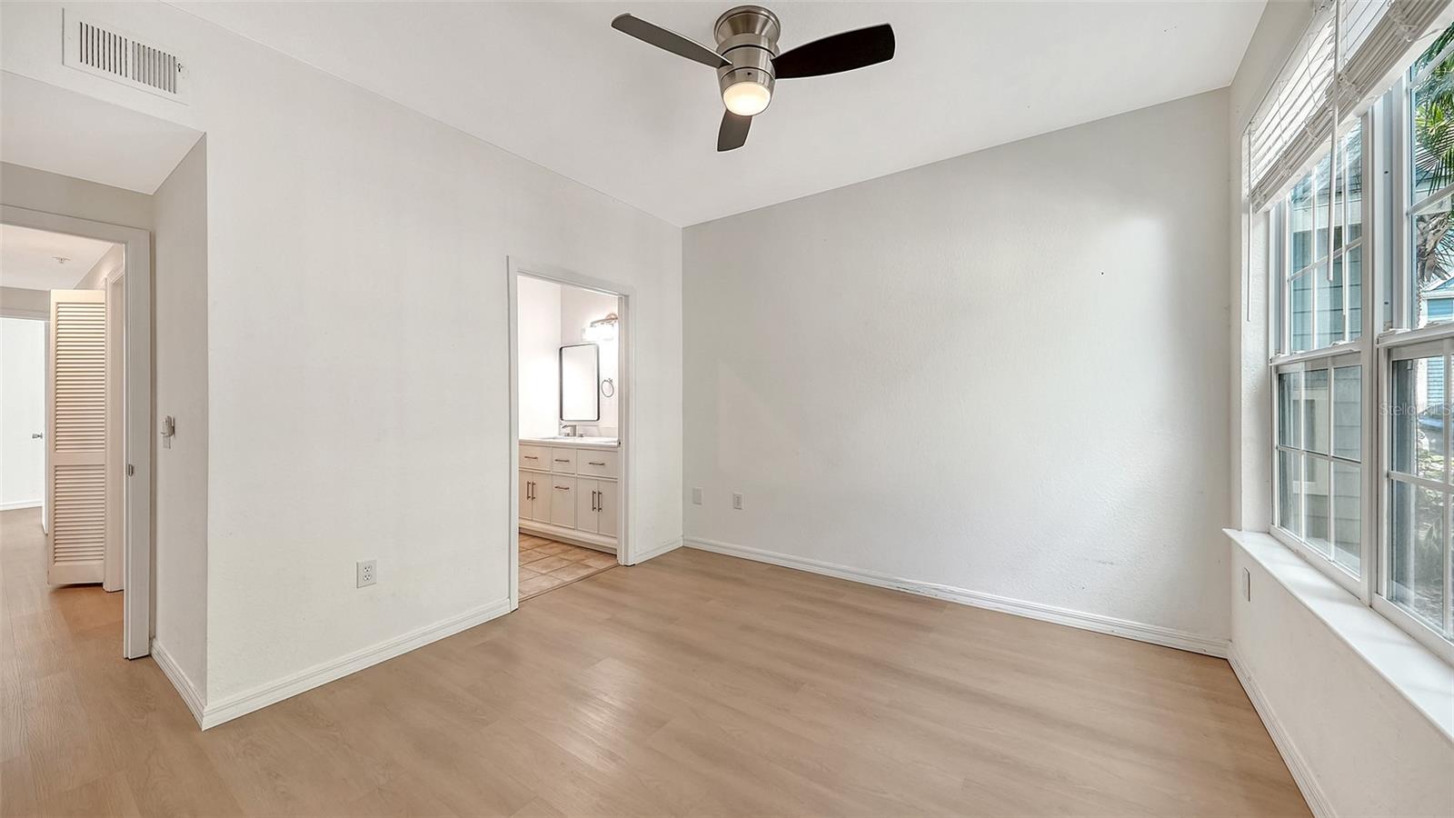 ADMIRALS WALK - Residential