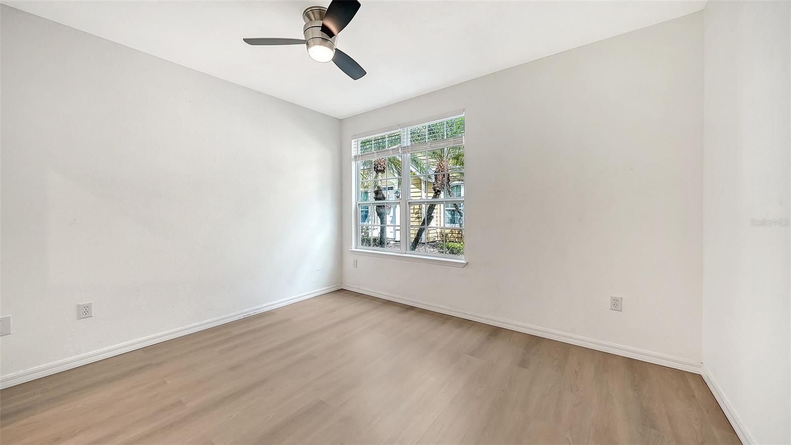 ADMIRALS WALK - Residential