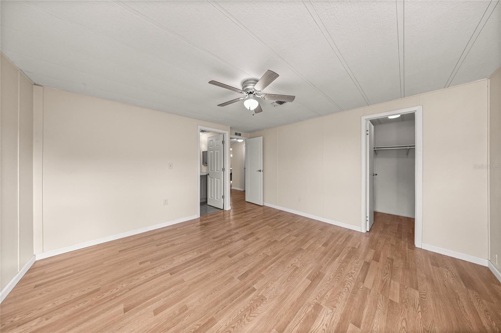 LADY LAKE ORANGE BLOSSOM GARDENS UNIT 05 - Residential