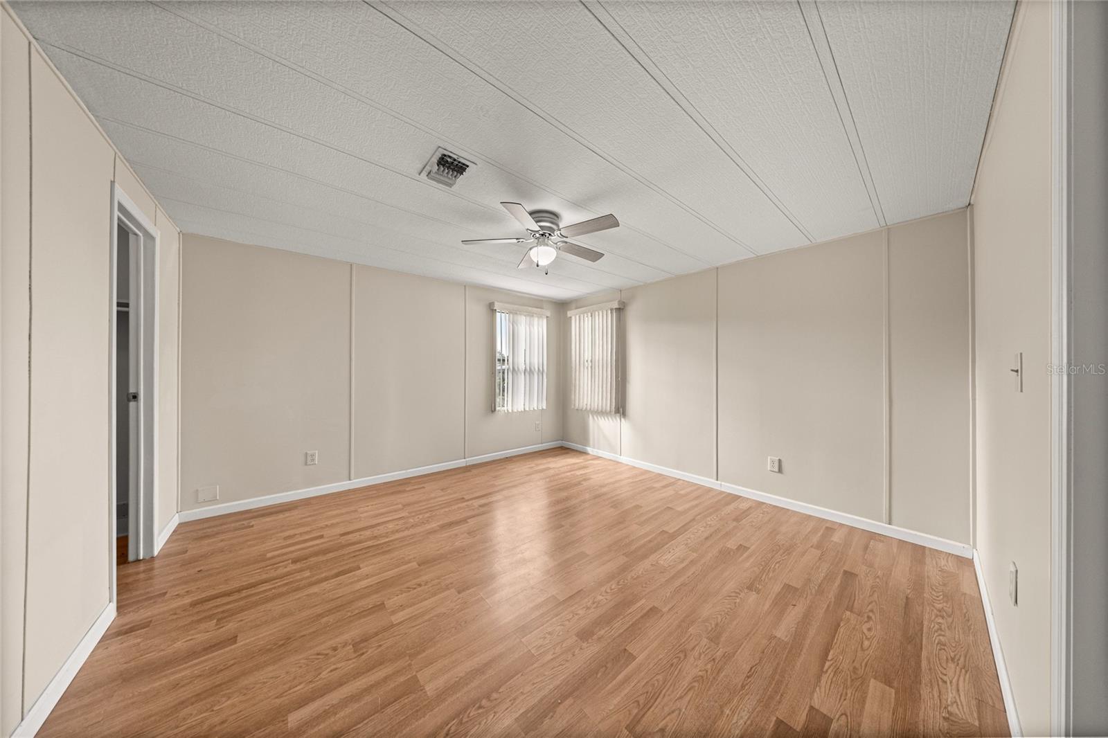 LADY LAKE ORANGE BLOSSOM GARDENS UNIT 05 - Residential