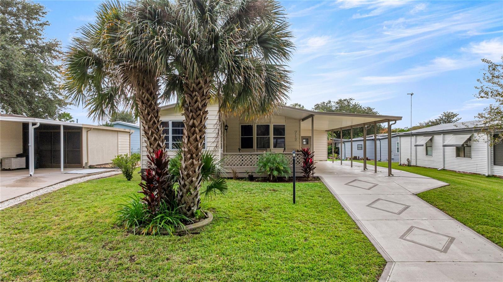 LADY LAKE ORANGE BLOSSOM GARDENS UNIT 05 - Residential