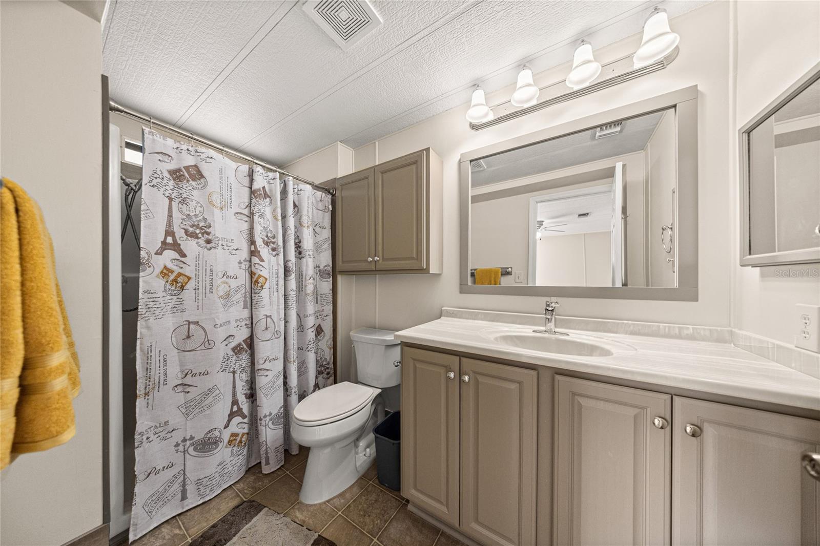 LADY LAKE ORANGE BLOSSOM GARDENS UNIT 05 - Residential