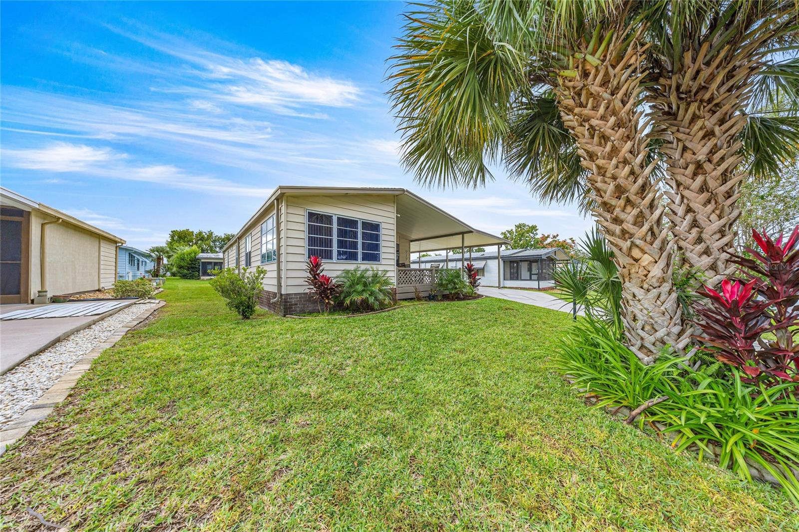 LADY LAKE ORANGE BLOSSOM GARDENS UNIT 05 - Residential