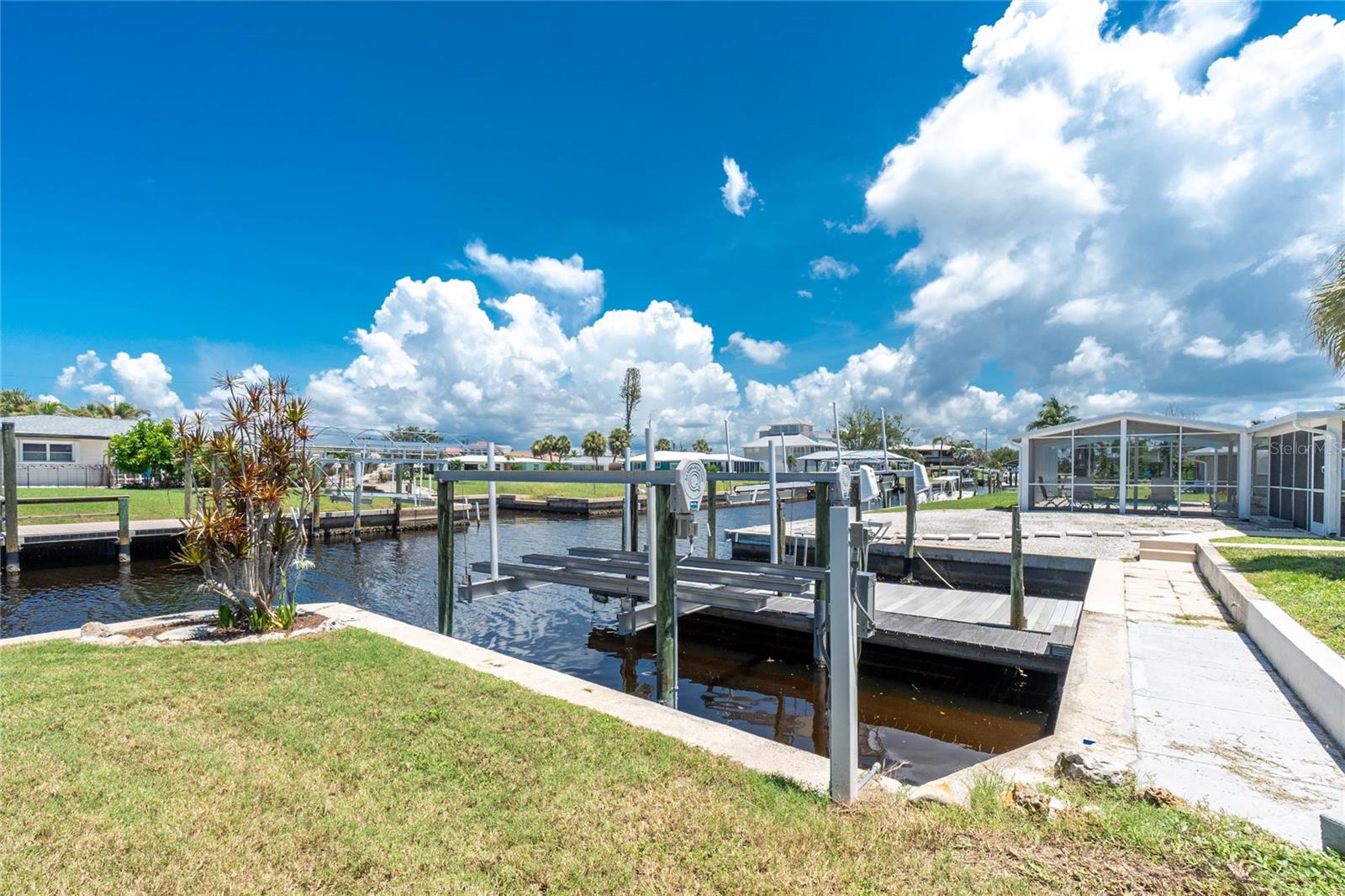 GROVE CITY SHORE - Residential