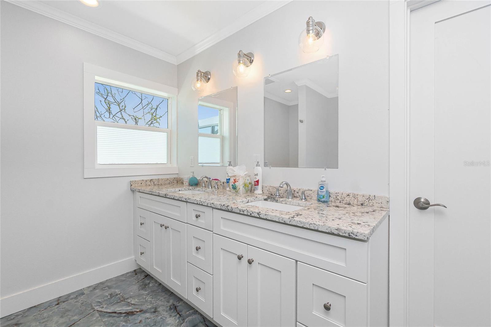GROVE CITY SHORE - Residential