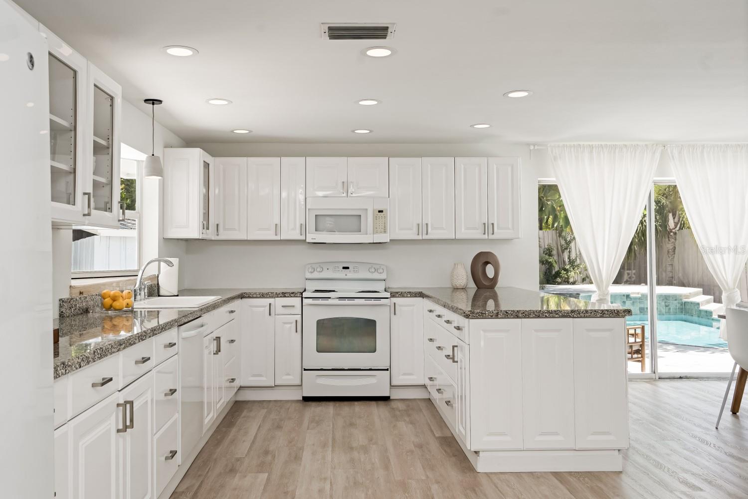 TWIN OAK POND - Residential