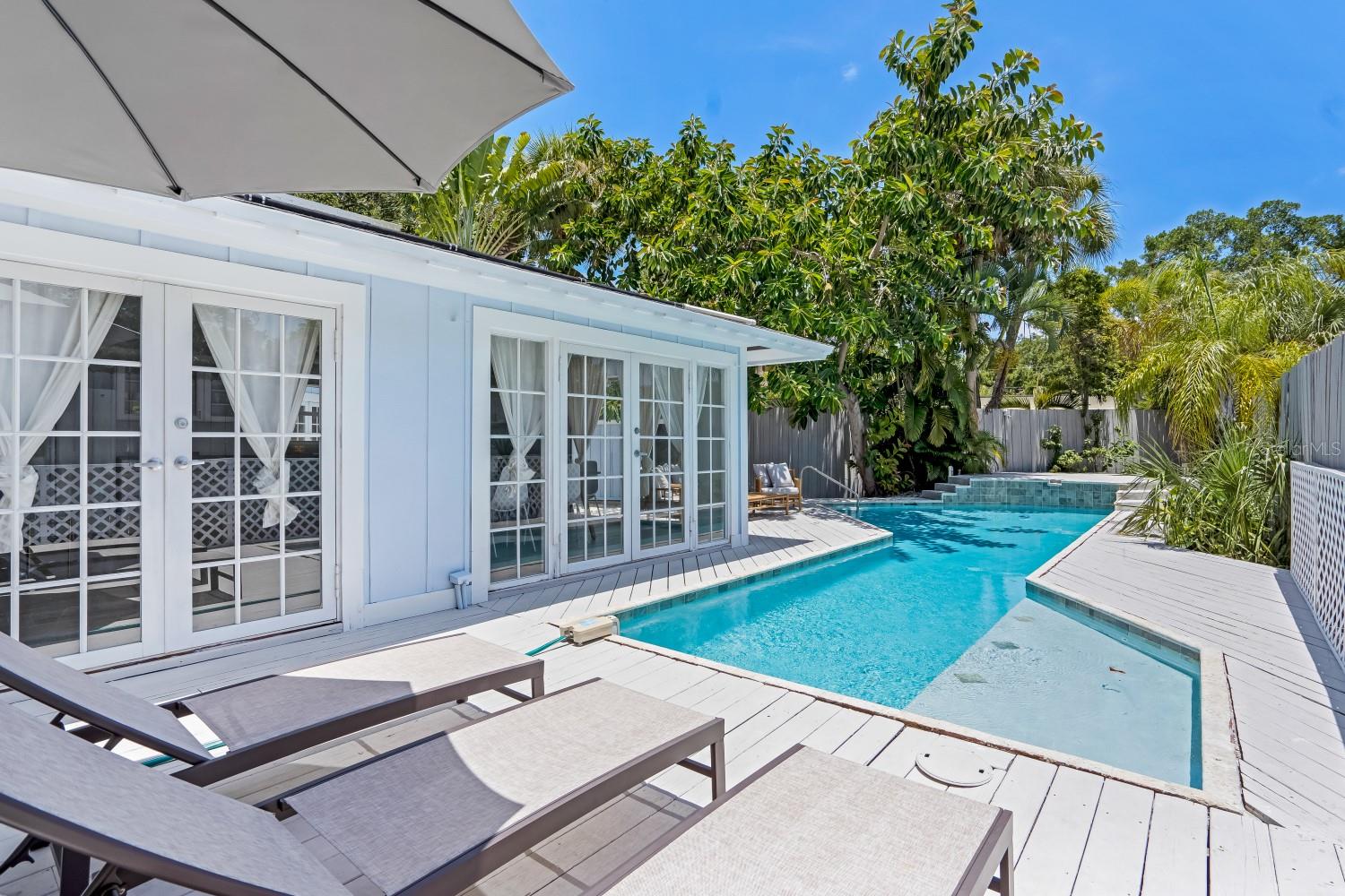 TWIN OAK POND - Residential