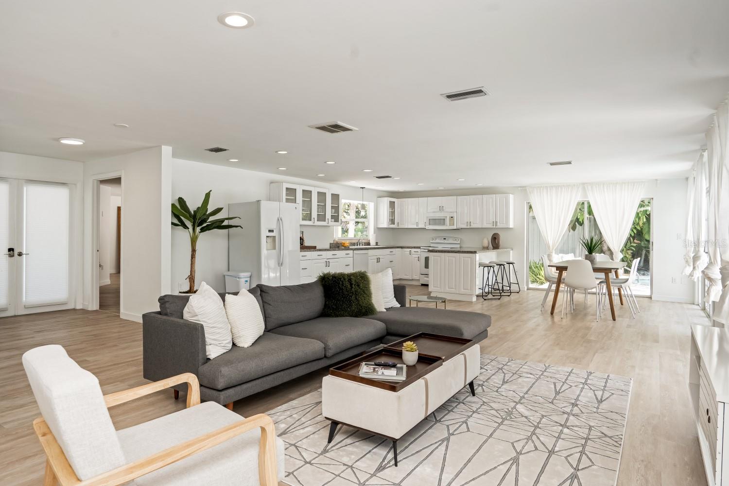 TWIN OAK POND - Residential