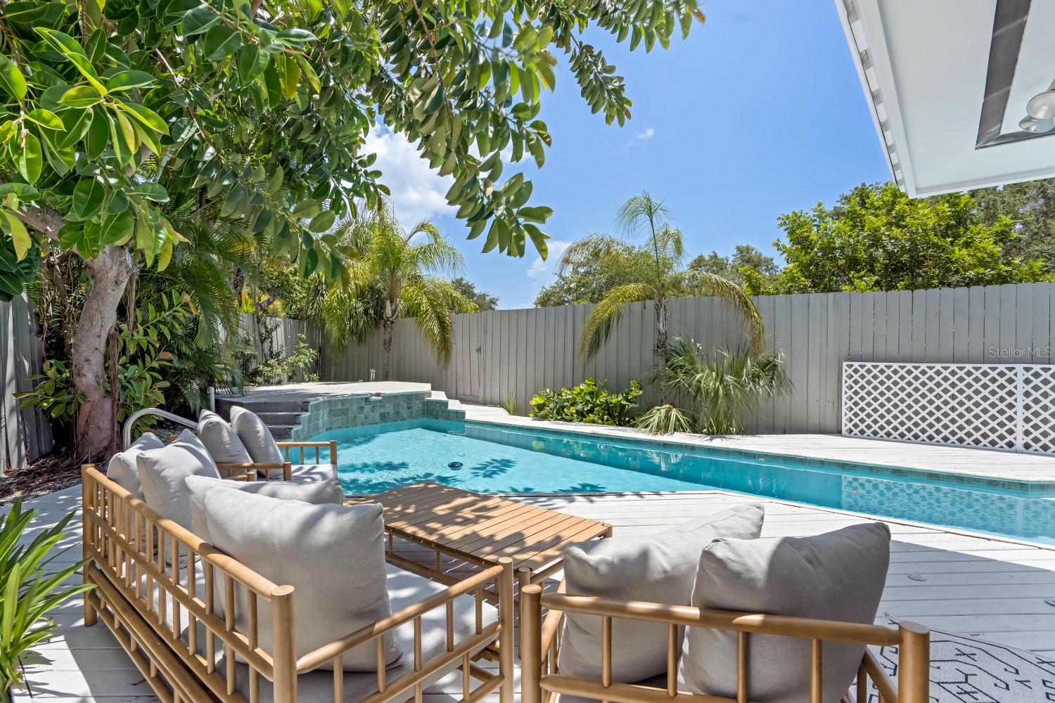 TWIN OAK POND - Residential