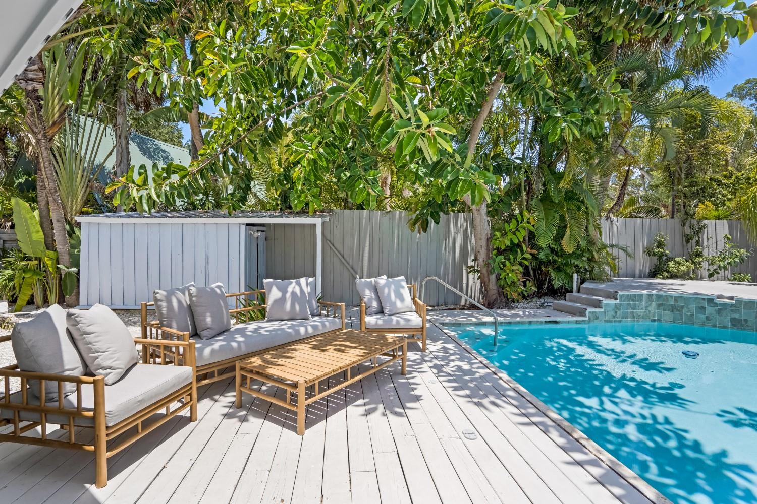 TWIN OAK POND - Residential