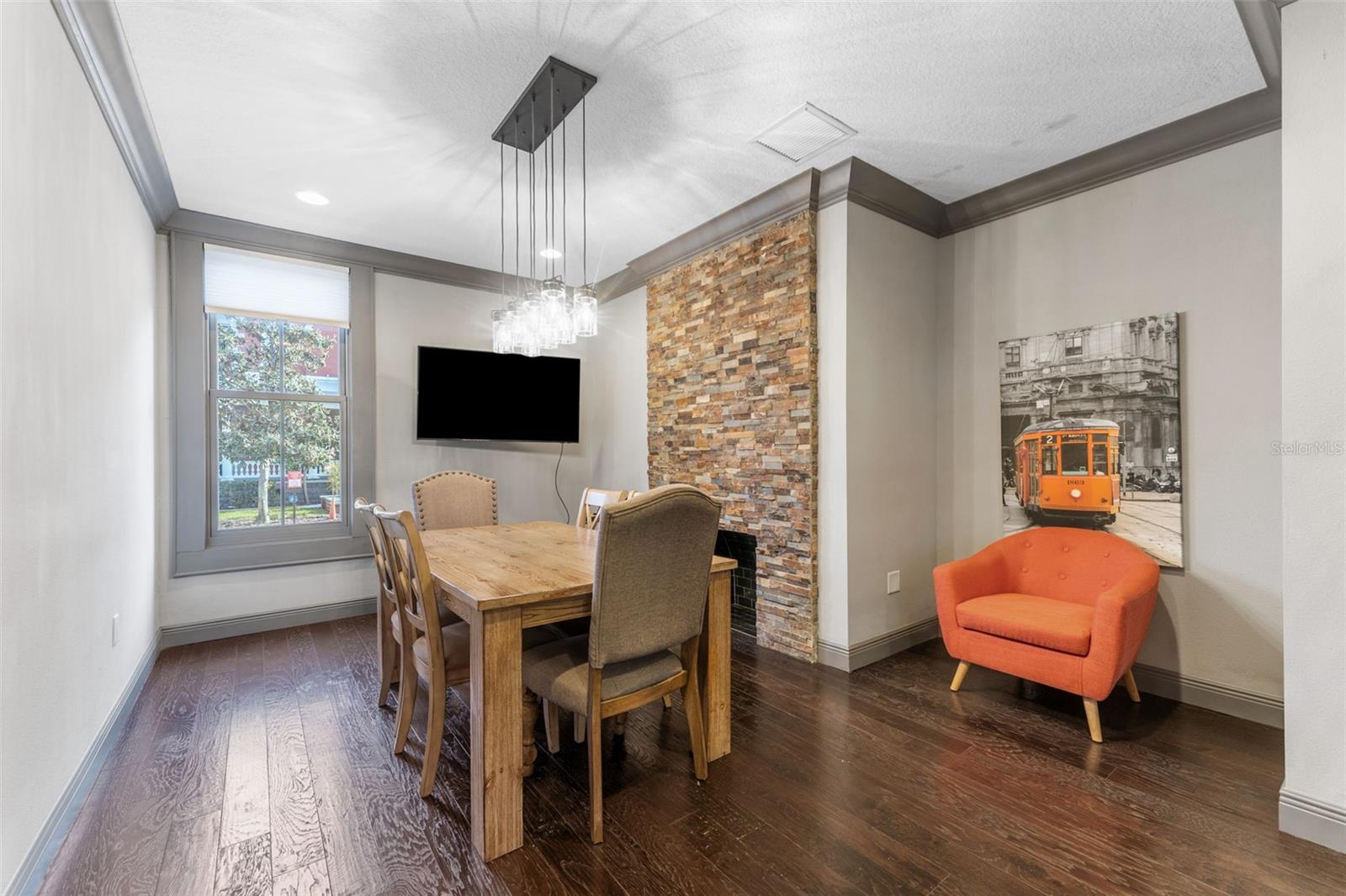 BAYSIDE - Commercial Lease