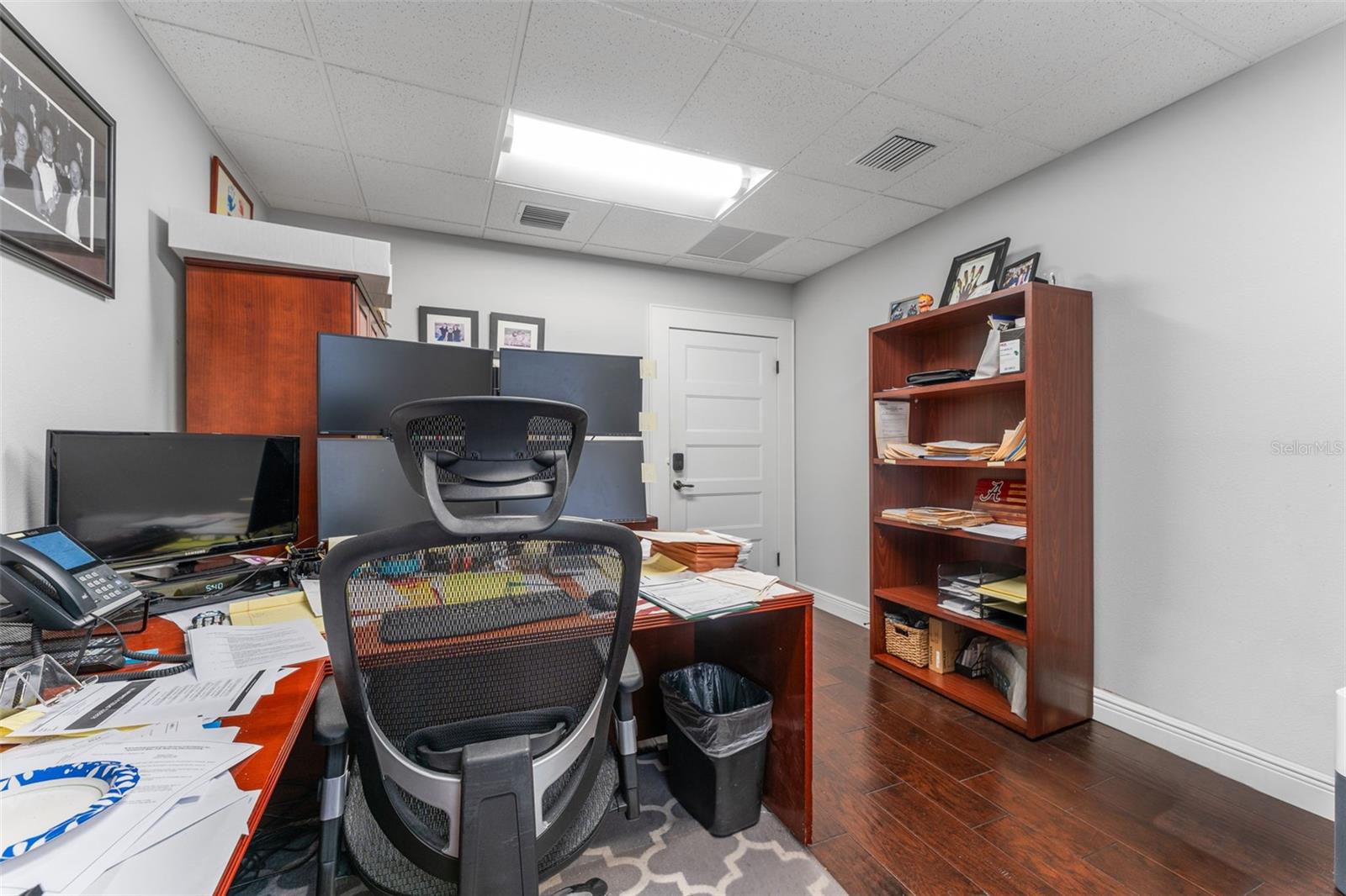 BAYSIDE - Commercial Lease