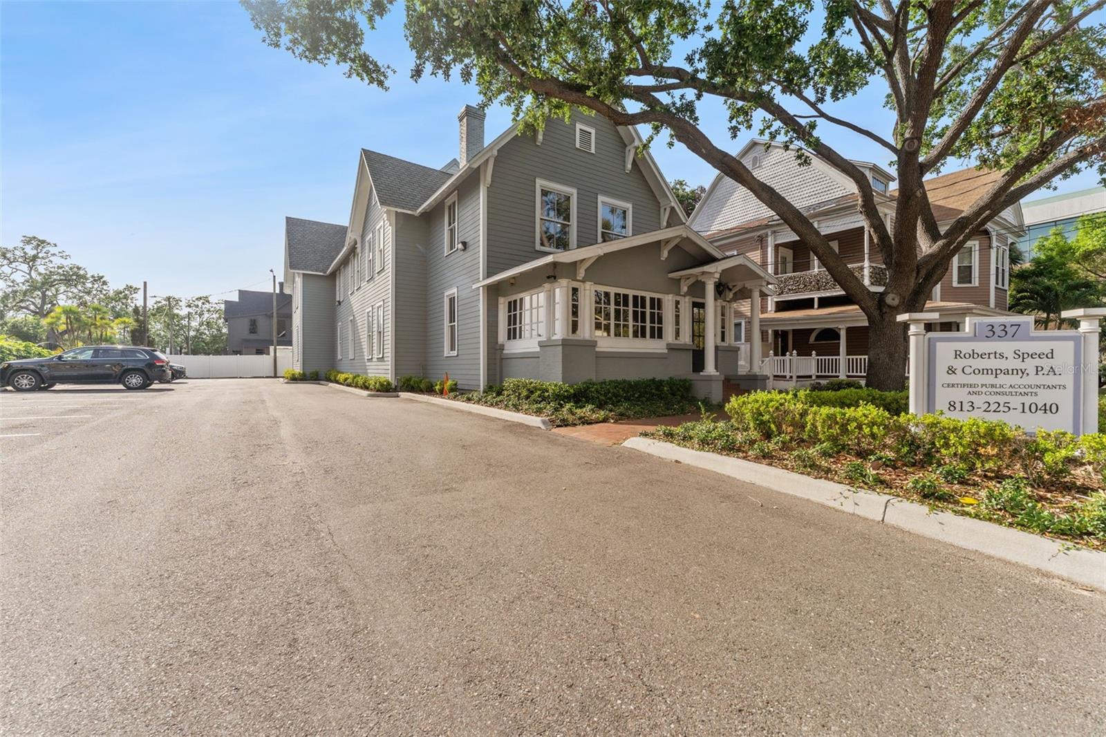 BAYSIDE - Commercial Lease