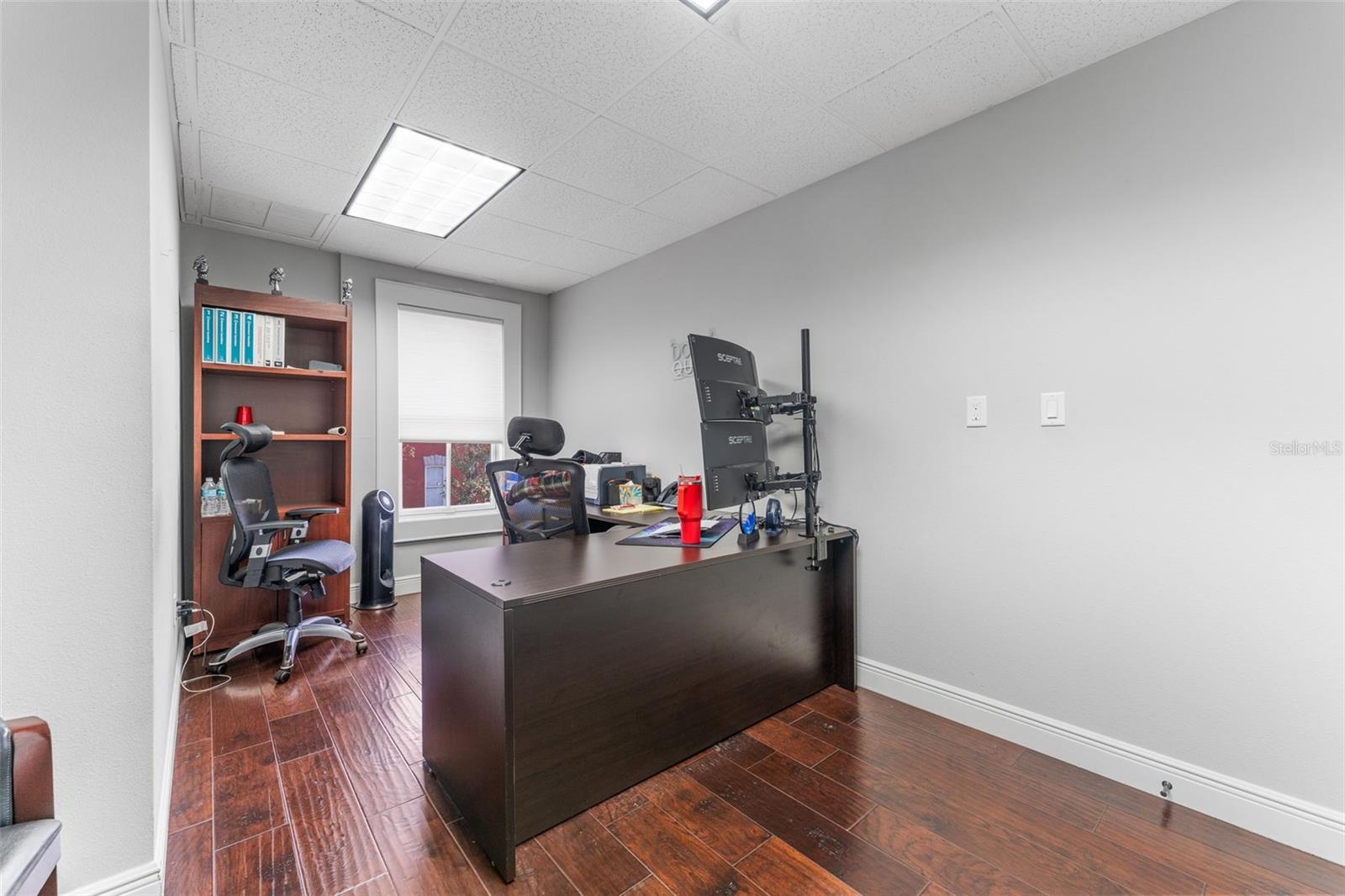 BAYSIDE - Commercial Lease