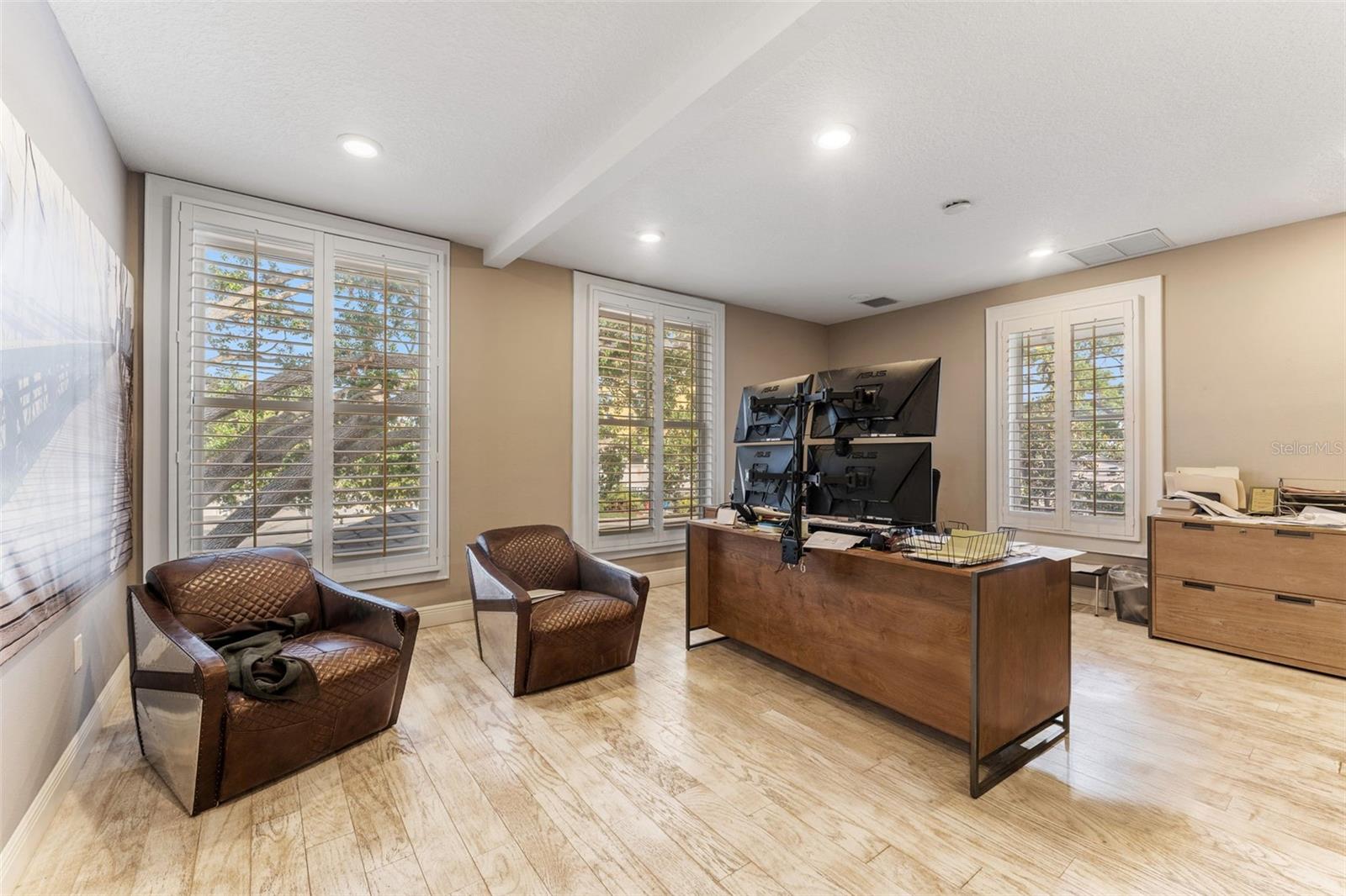BAYSIDE - Commercial Lease