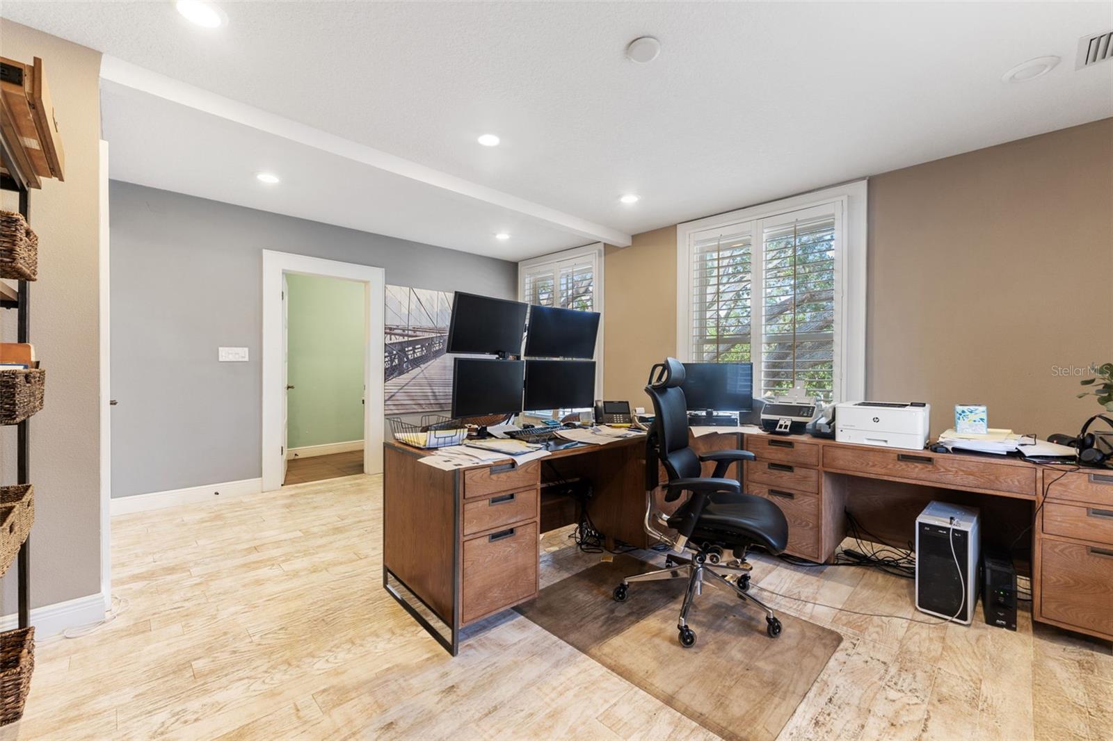 BAYSIDE - Commercial Lease
