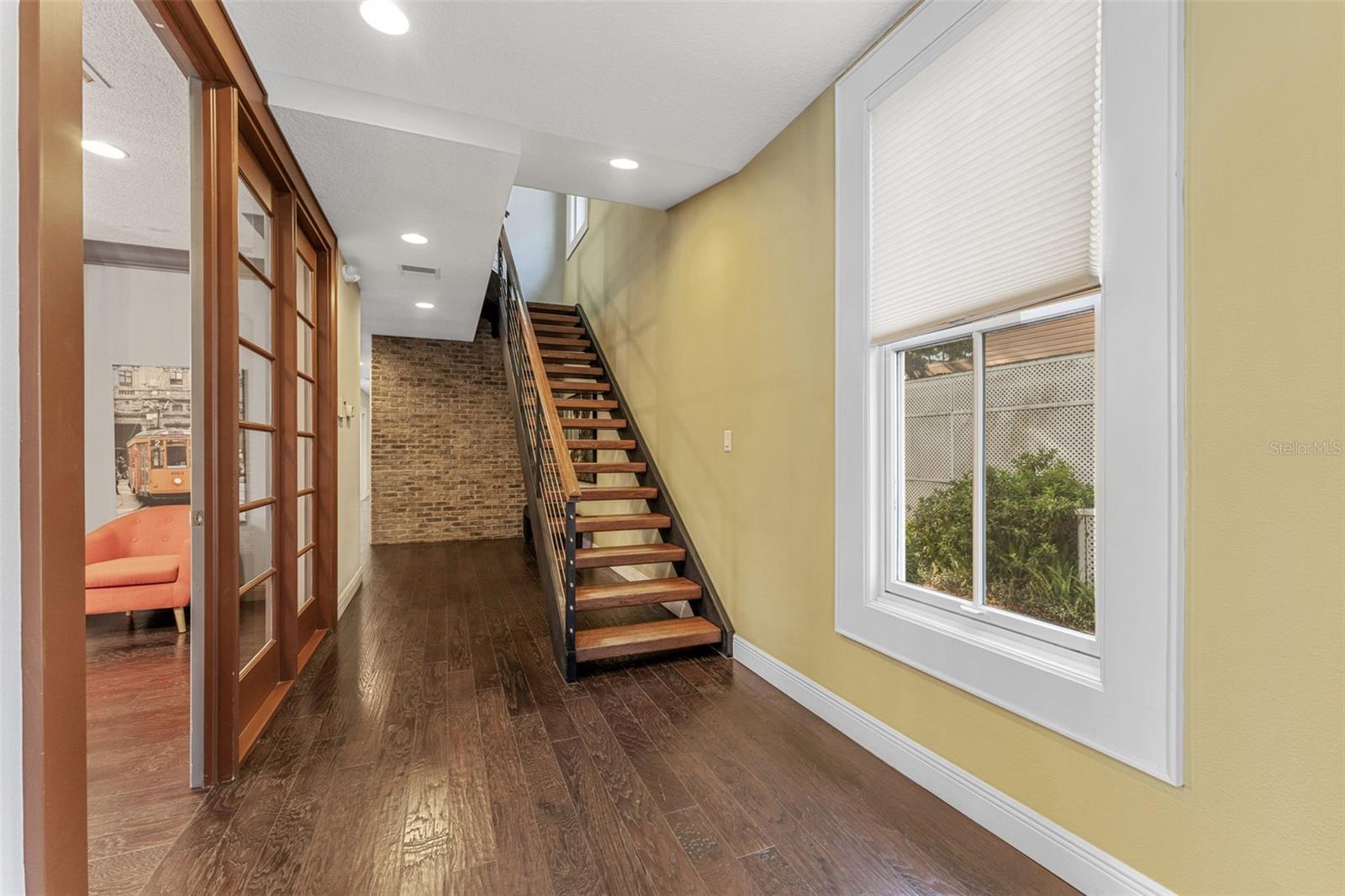 BAYSIDE - Commercial Lease
