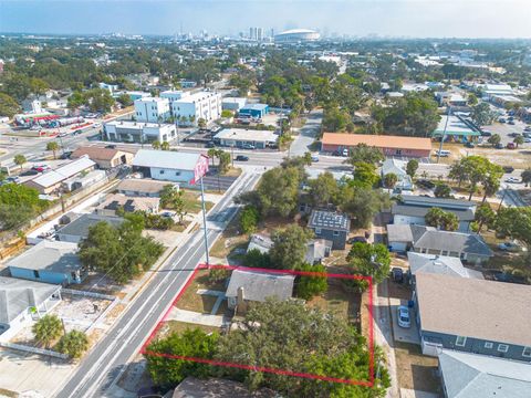 Photo of 2848 Emerson Avenue S, St Petersburg, FL 33712 (MLS # TB8452265)