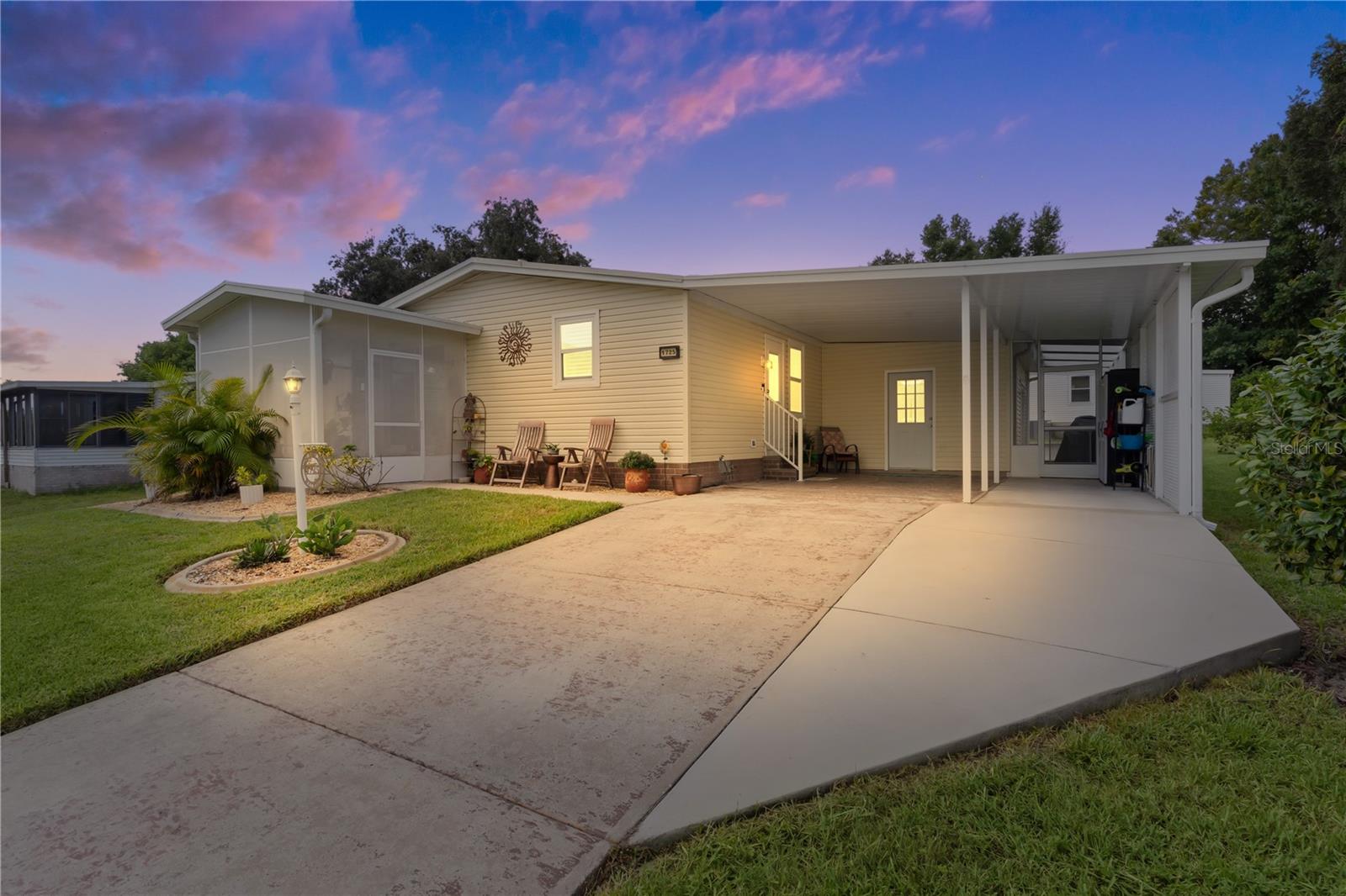 Photo 4 of 31 of 1725 PEBBLE BEACH LANE mobile home