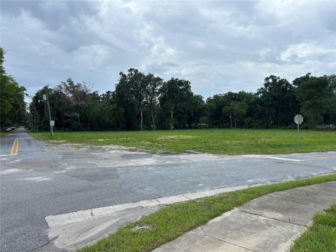 Tiny photo for 300 SW 18th Street, Ocala, FL 34471 (MLS # OM727263)