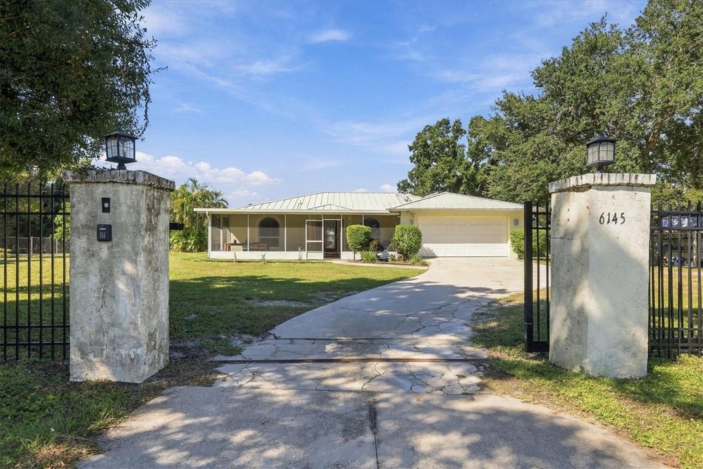 Photo of 6145 N Tuttle Avenue, Sarasota, FL 34243 (MLS # A4710005)
