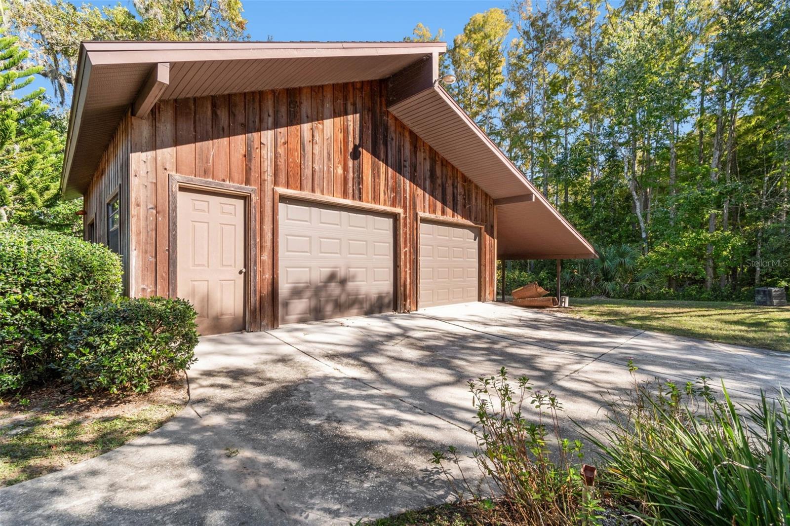 GOLDEN ACRES - Residential