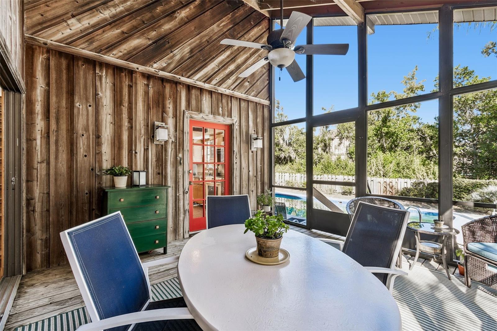 GOLDEN ACRES - Residential